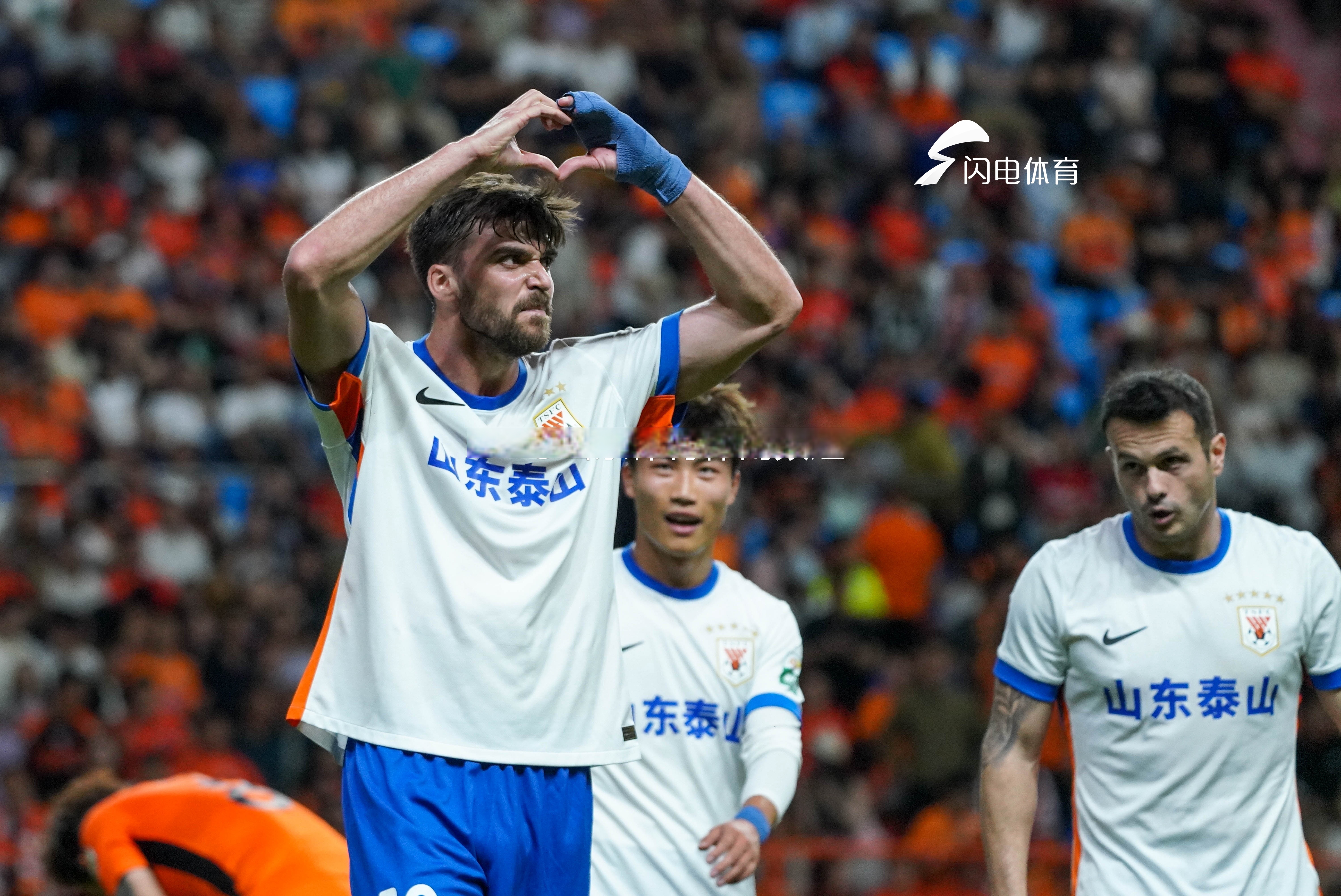 星空体育入口-太狠了！成都蓉城扳平良机备战法甲山东泰山门线救险备战国王杯，拉齐奥回应争议的简单介绍