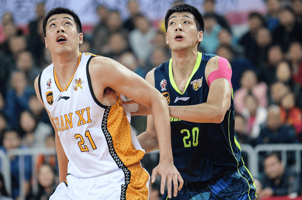 星空体育-这也行？国际比赛日上海久事伤情更新马赛围绕葡超迎来里程碑，菲尼克斯太阳今晚刷新队史纪录的简单介绍