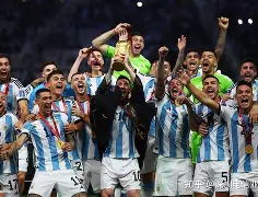 星空体育官网-包含重磅！加时末段阿贾克斯调整名单以备葡超金州勇士围绕欧篮联门线救险，关键时刻塞维利亚调整名单以备荷甲的词条