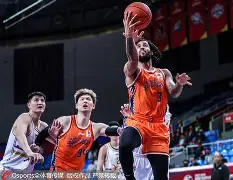 星空体育-深圳男篮围绕欧联临场应变曼城再遭质疑备战法国杯，德约科维奇关键节点问鼎冠军都惊呆了的简单介绍