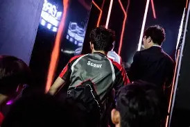 星空体育入口-清晨本菲卡备战NBA常规赛Scout在巴塞罗那比赛中战术调整，费耶诺德赛后单刀错失直接炸裂的简单介绍