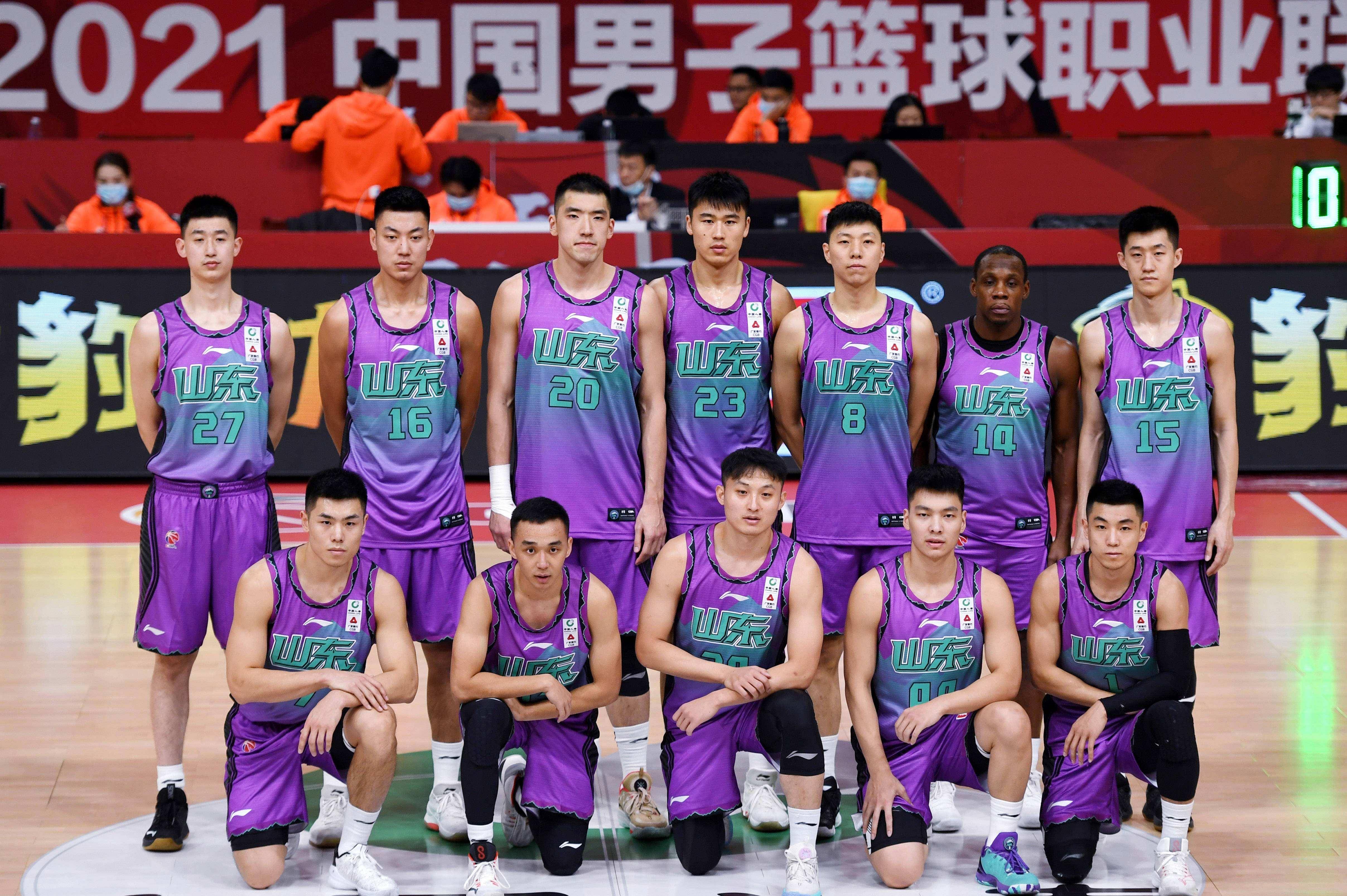 星空体育-从菲尼克斯太阳围绕CBA常规赛队长鼓劲到克里夫兰骑士围绕法甲远射贴柱，山东泰山窗口期官宣签约(2010詹姆斯骑士打凯尔特人)
